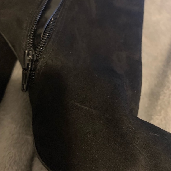 3.5 inch hills BCBG Paris boots - Picture 7 of 8